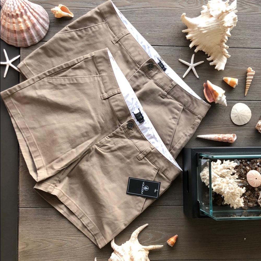 🌼🌴VOLCOM- SHORTS🌼🌴